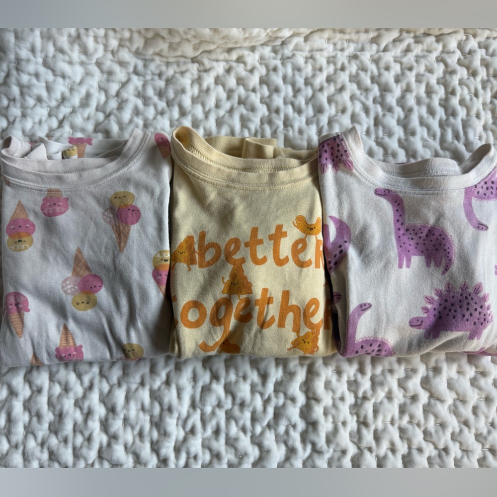 Short Sleeve Old Navy Pajamas - size 5T